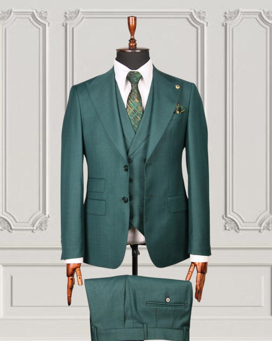 Classic Plain Three-Piece Suit with Timeless Elegance