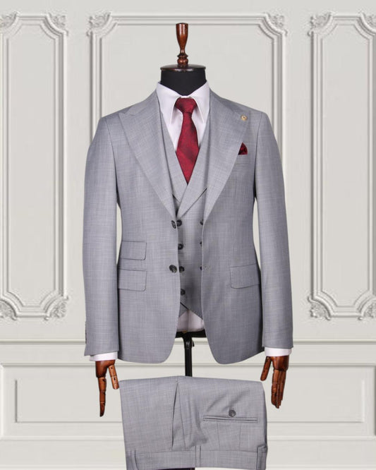 Classic Plain Three-Piece Suit with Timeless Elegance
