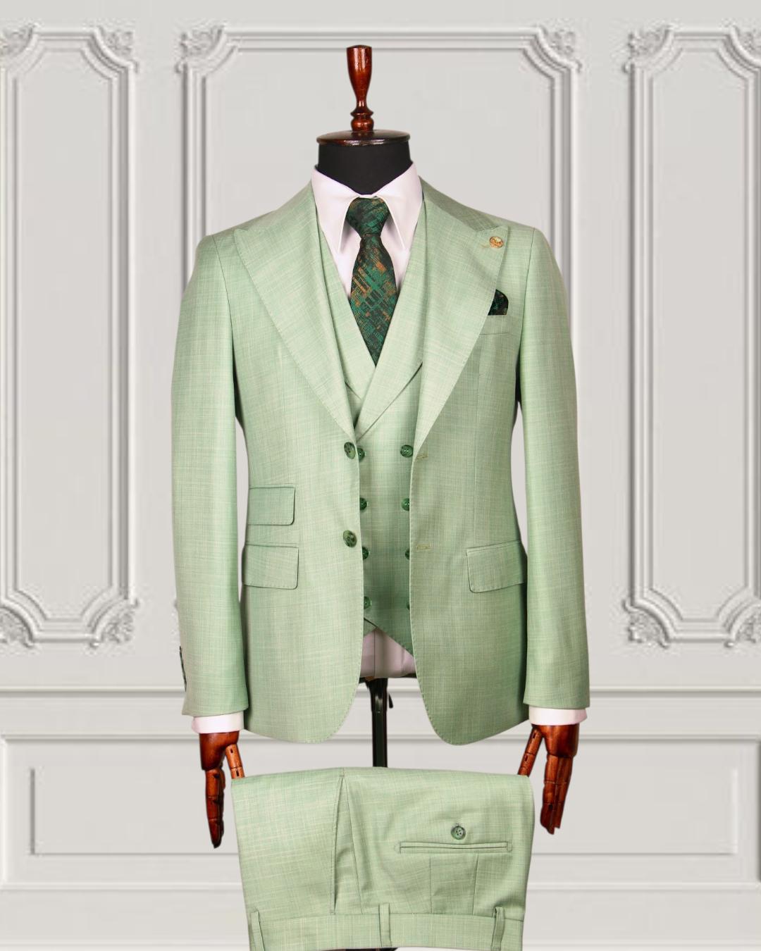 Classic Plain Three-Piece Suit with Timeless Elegance