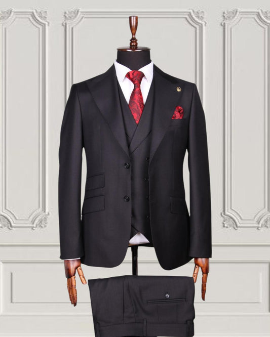 Classic Plain Three-Piece Suit with Timeless Elegance