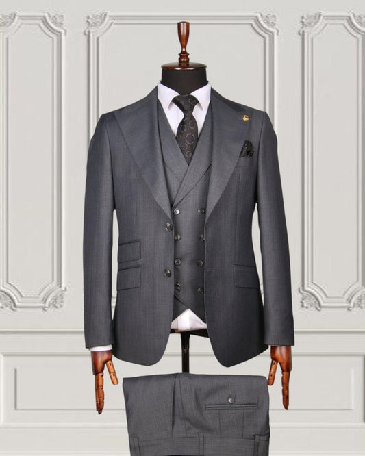 Classic Plain Three-Piece Suit with Timeless Elegance